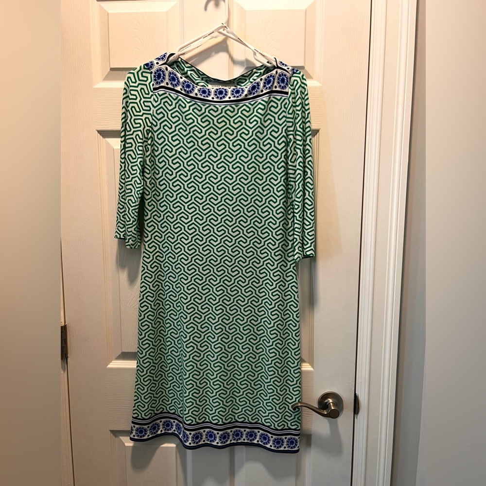 Stunning and stylish dress! Size 4, Donna Morgan.
